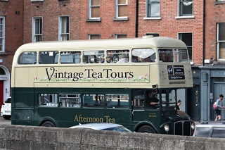 Bus Vintage Tea Tours